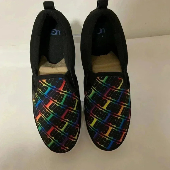 UGG Caplan Slip On big Girls Shoes Size 6, colorful pattern black background. - Picture 1 of 9